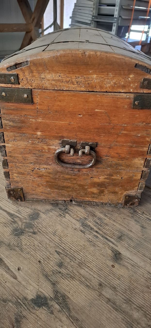 Truhen: alte Truhe aus Holz – Gebraucht aus Oberkirch LU von SteffiSidler81 1