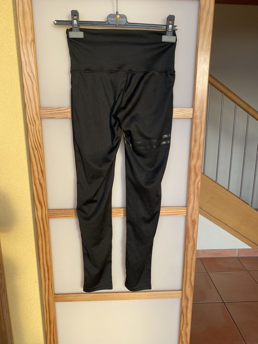 Leggings: Magnifique leggings noir – Neu (gemäss Beschreibung) aus Belmont-sur-Lausanne von chu_vxf5 1