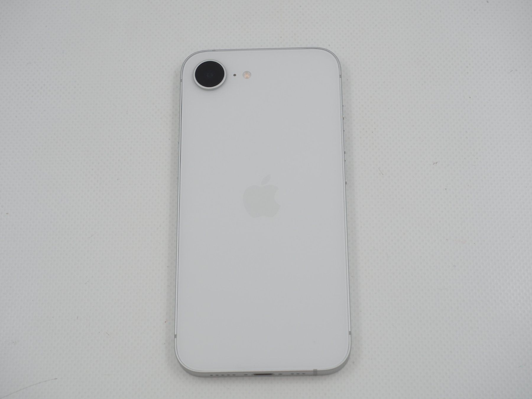 Apple Portables: APPLE iPhone 16e iCloud gesperrt (26062902) – Défectueux à Zürich par fundsachenverkauf 2
