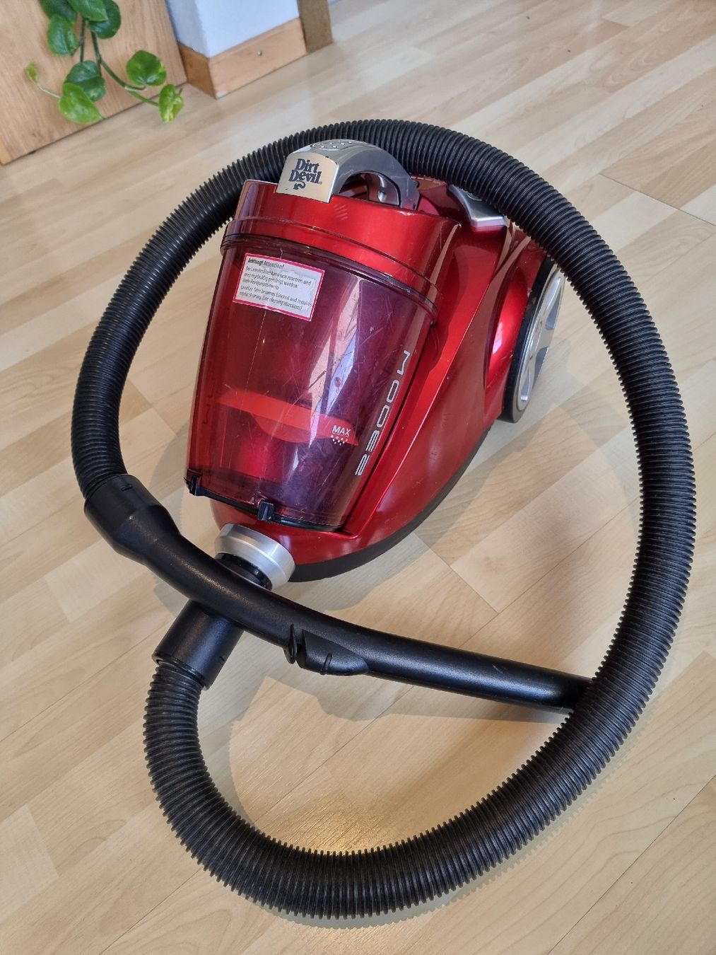 Aspirapolveri & Accessori: DirtDevil Staubsauger Royal M2827-2 2300W rot – Usato da Balgach venduto da chbennyai 1
