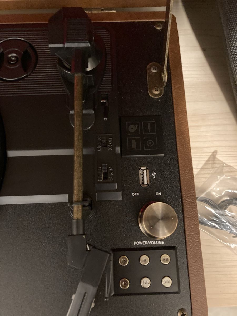 Giradischi: Tourne disque valise – Usato da Rances venduto da Jeanbonaubeurre 2