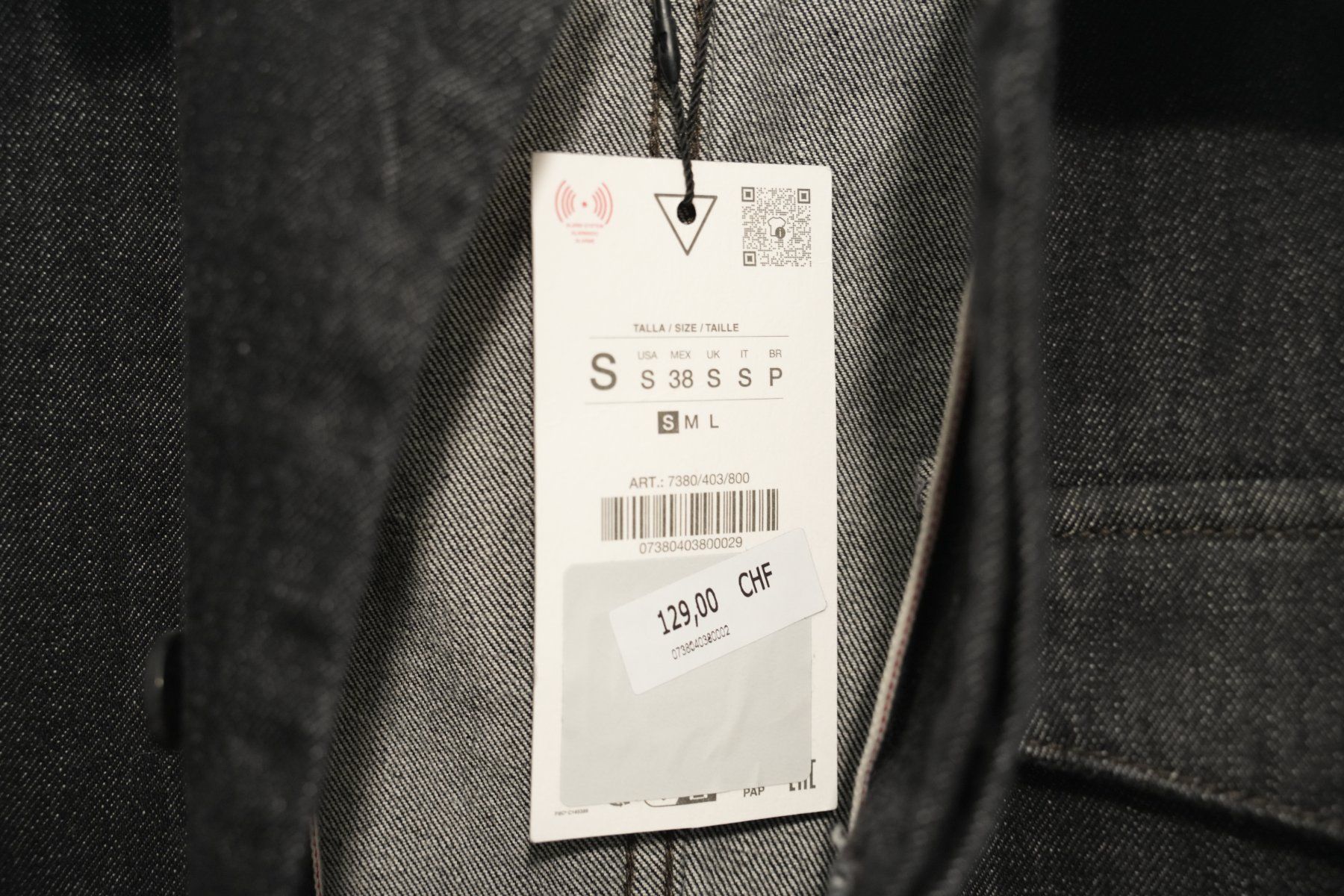 Zara Giacche: Zara Selvage Denim Jacket – Nuovo e nell'imballaggio originale da Neuchâtel venduto da yan_lq56 1