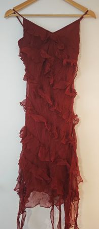Rotes Seidenkleid mit Trägern von unique