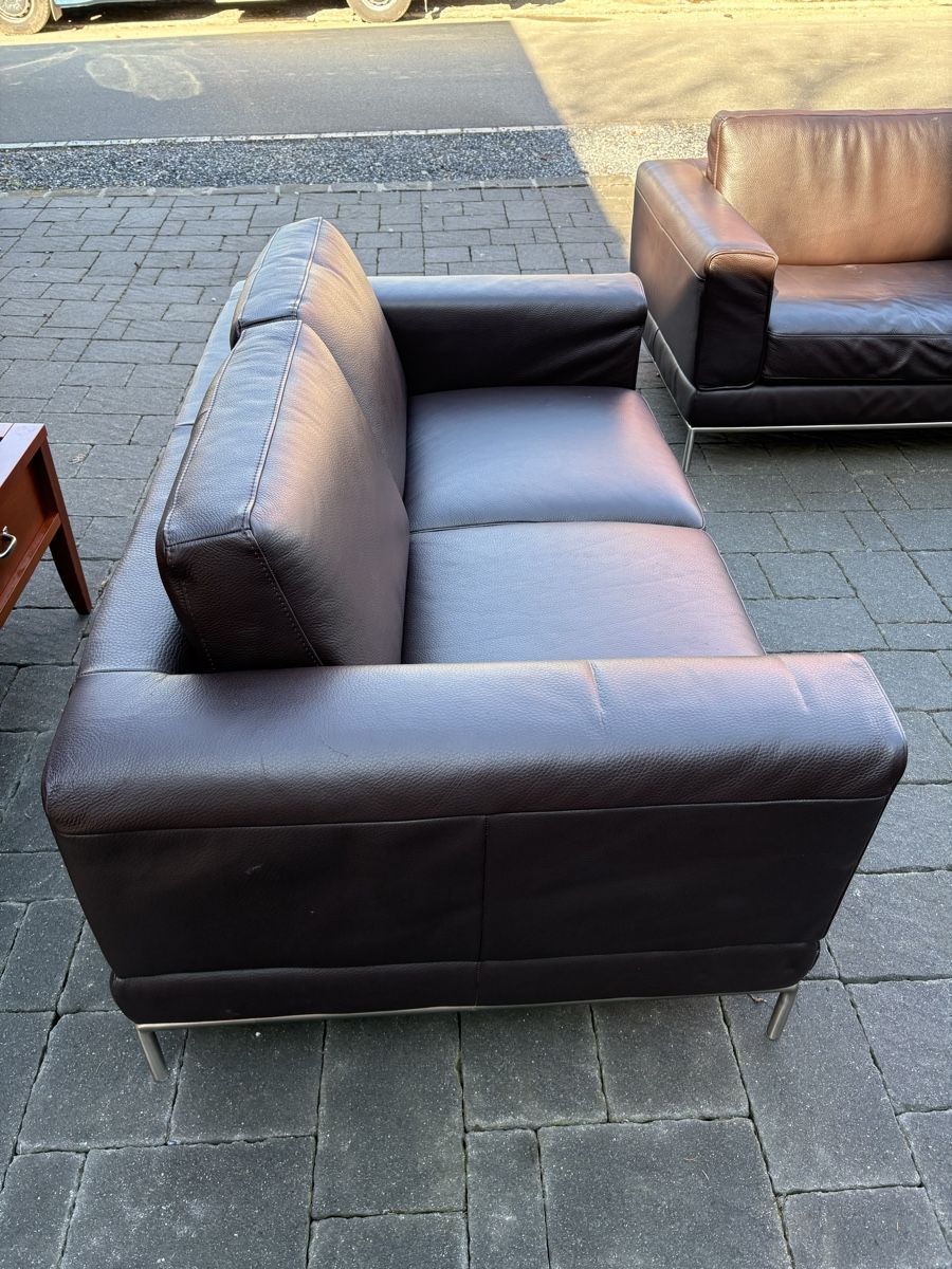 Divani: Elegantes Ledersofa-Set in Braun – Usato da Gündisau venduto da Gregory-dean 1