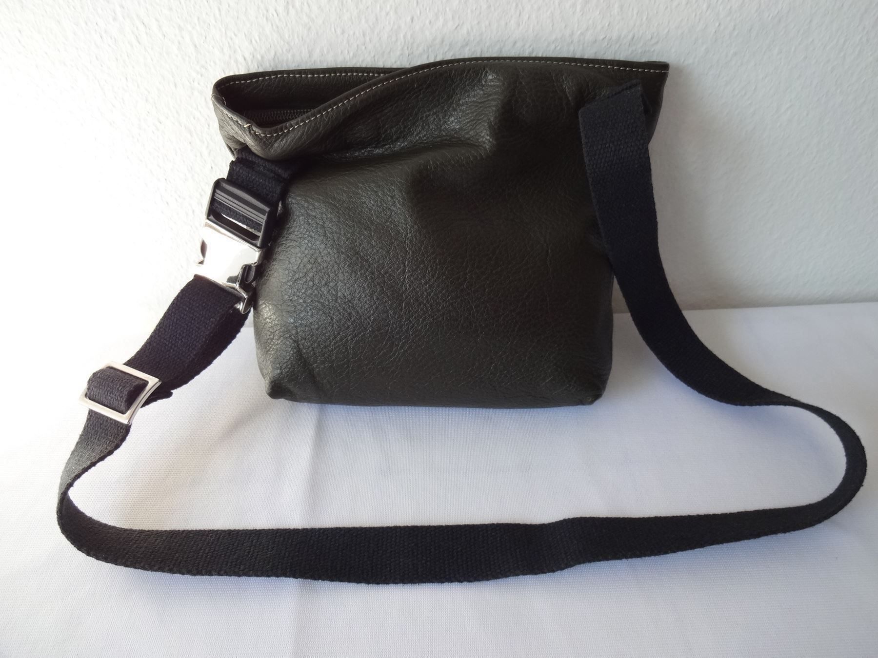 Navyboot Taschen für Damen: * NAVYBOOT * Echleder Tasche – Gebraucht aus Frauenfeld von rey06 3