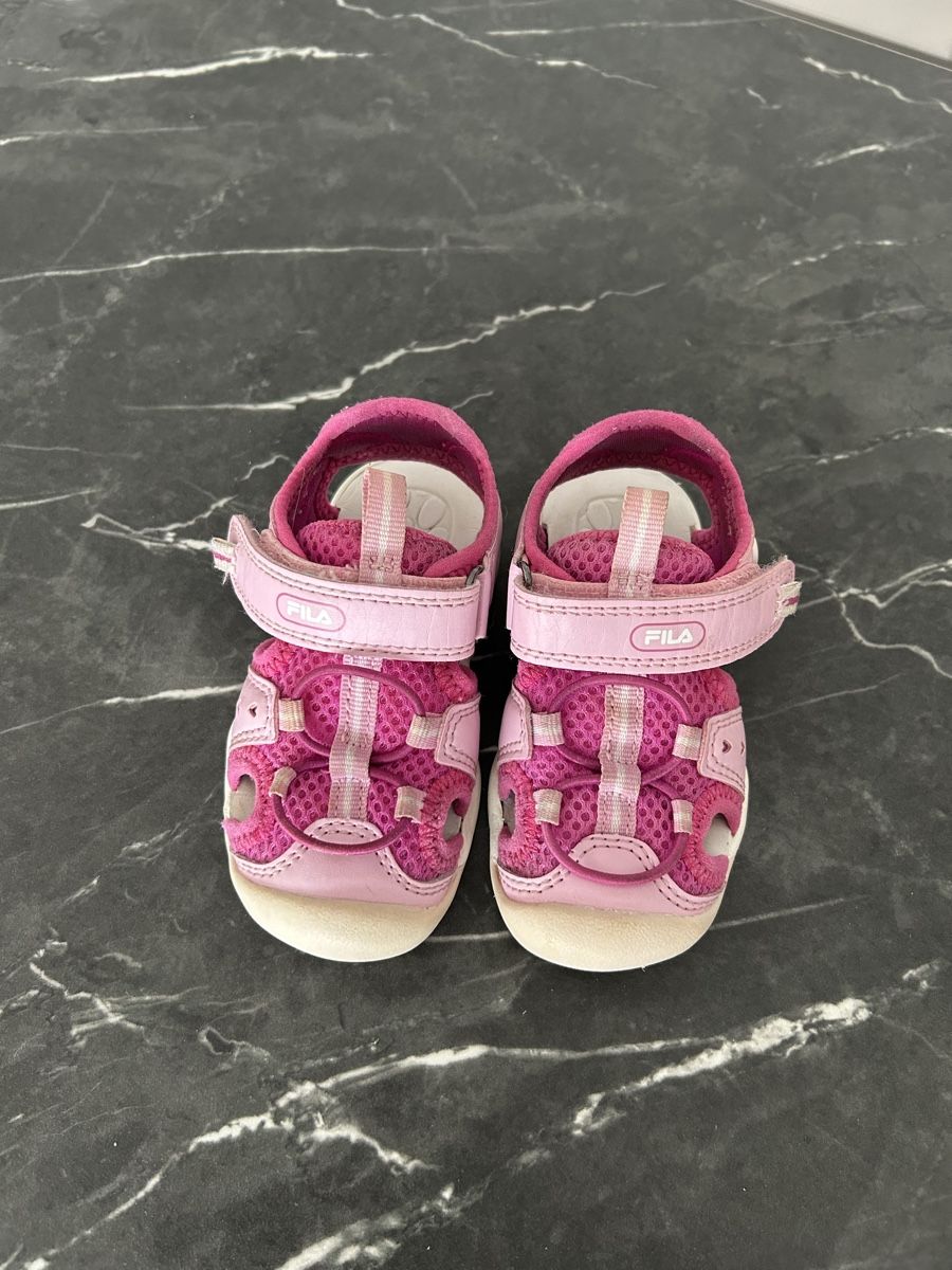 Fila Scarpe per ragazze: Fila Sandalen pink Grösse 22 – Usato da Horriwil venduto da Mel4553