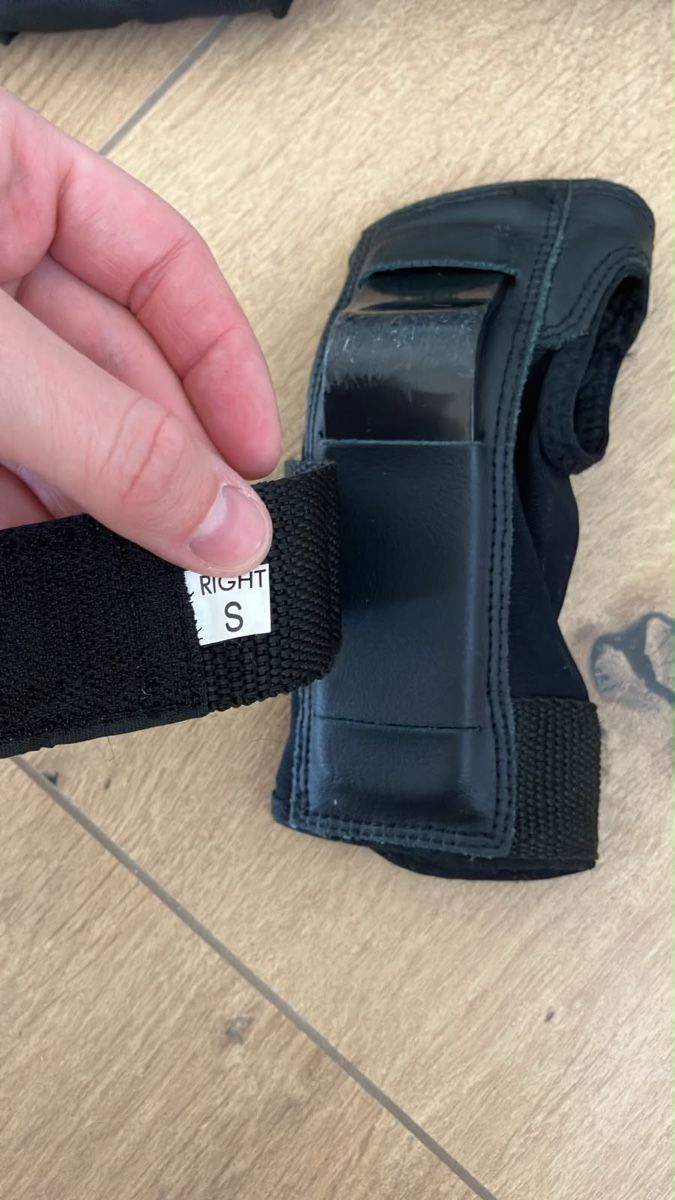 Protections: Schutzkleidung Set Bauer Grösse S gebraucht – D'occasion à Aeschi SO par retoS07 1
