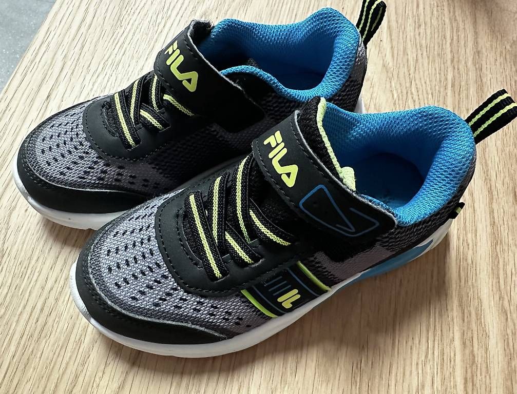 Fila Schuhe für Jungen: Hallenschuhe Fila – Gebraucht aus Dietlikon von bettlae