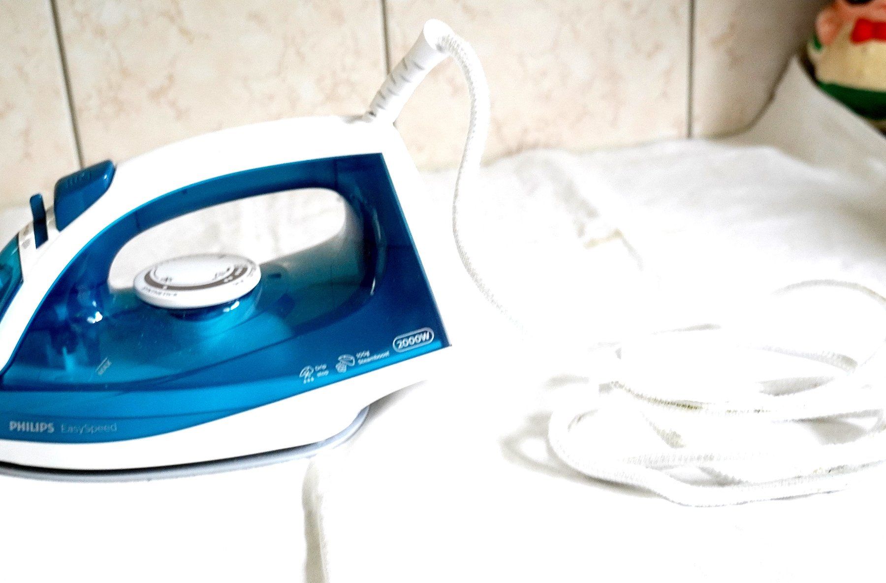 Philips Bügeleisen: Dampf-Bügeleisen Philips 2000W – Gebraucht aus Baar von 2cvbaar