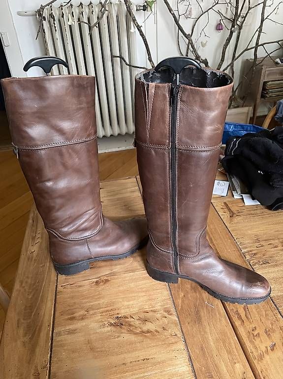 Damenschuhe: Lederstiefel Grösse 39 – Gebraucht aus Bern von schutzengel84 1