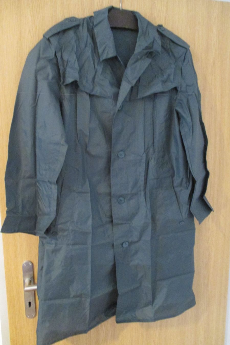 Armée suisse Uniformes: Schweizer Armee Ausgangsregenmantel – Neuf (Voir description) à Lützelflüh-Goldb par wli_9wqr 3