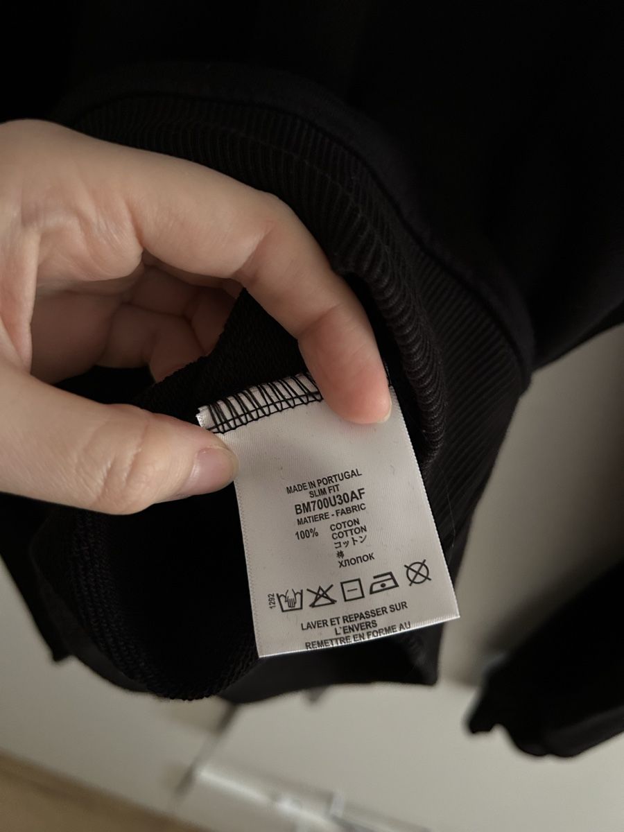 Givenchy Maglioni & Felpe: Givenchy Pullover schwarz mit Stickerei – Usato da Uzwil venduto da gab_2kx8 2