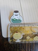 Frosch im Glas - Pin Badge Anstecker