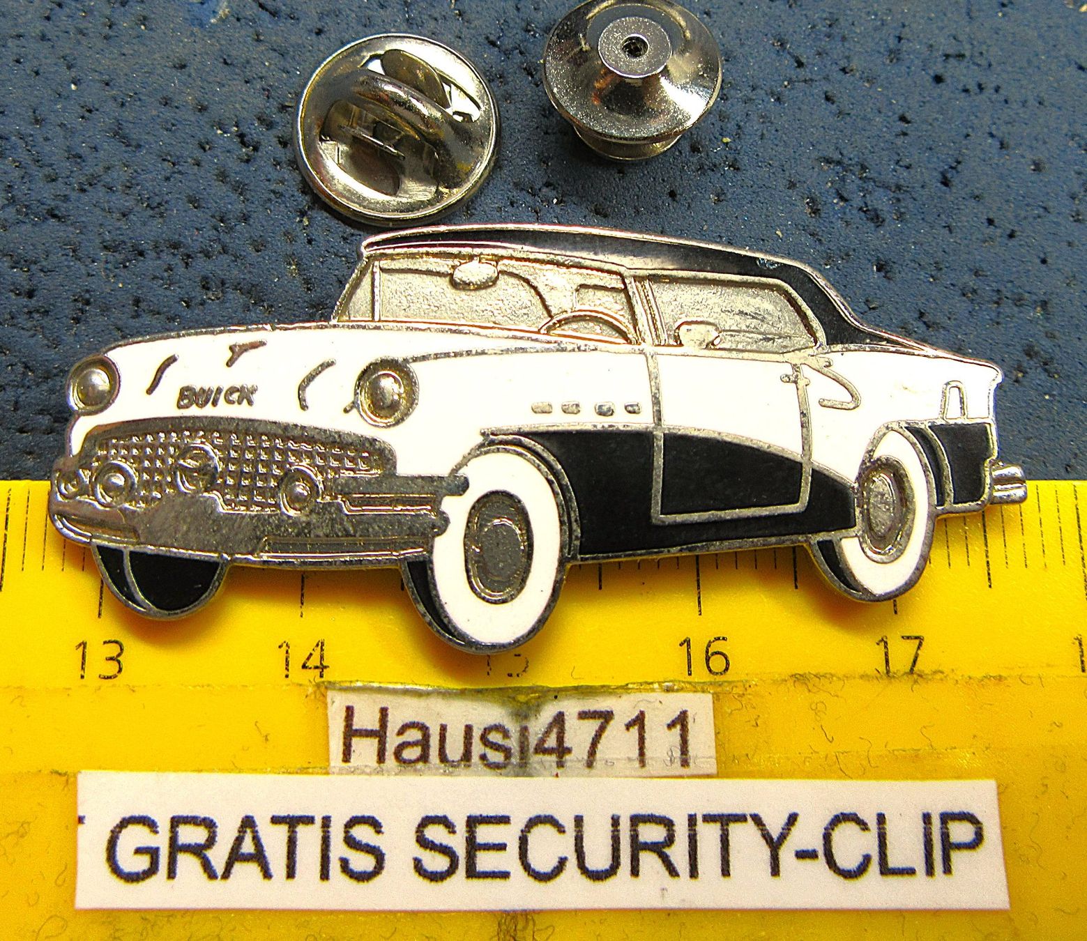 Buick Plaquettes & Badges: BUICK AUTO OLDTIMER 2NÄGEL-PIN ENAMEL MIT 1SECURITY-CLIP – D'occasion à Ettingen par Hausi4711