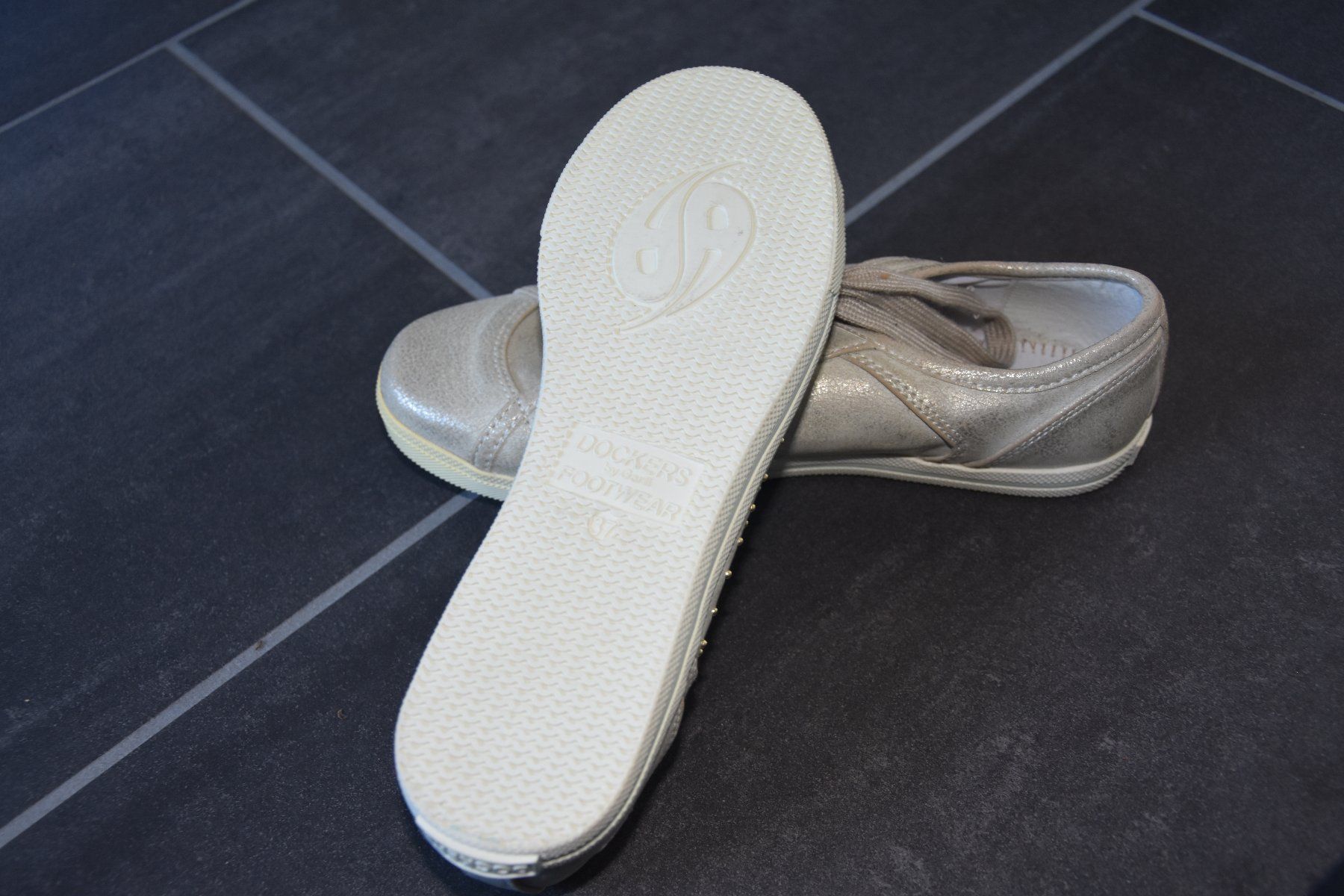 Scarpe da donna: Sneaker, Dockers, Gr 37, Neu – Nuovo e nell'imballaggio originale da Sins venduto da dsto 2