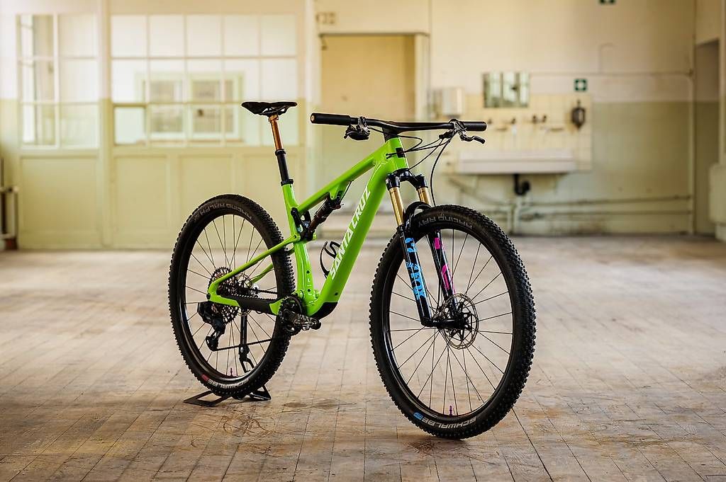 Santa Cruz Biciclette: Santa Cruz Blur CC customisé – Usato da Düdingen venduto da daf_bl7q