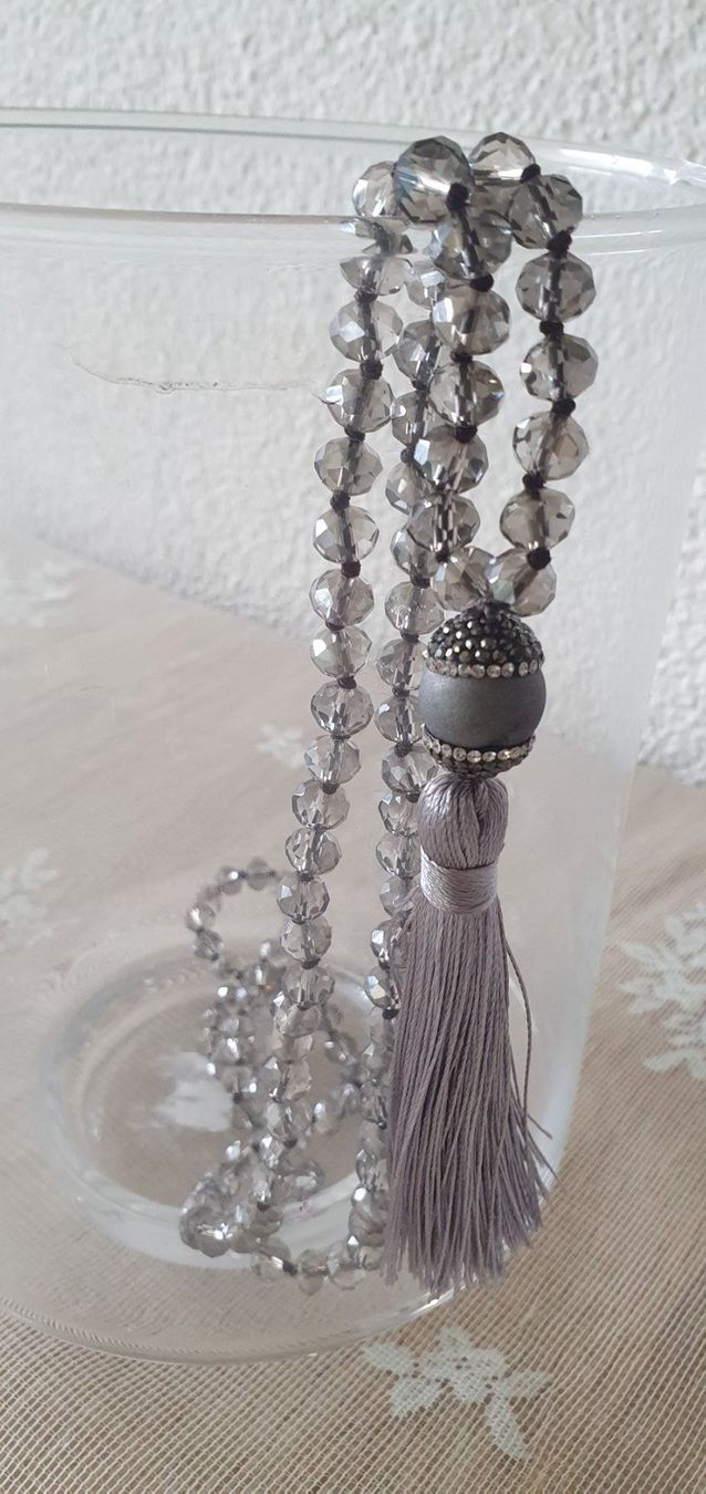 Catenine: Lange Kette mit Stoffquaste – Nuovo (secondo la descrizione) da Kefikon TG venduto da Livline 1