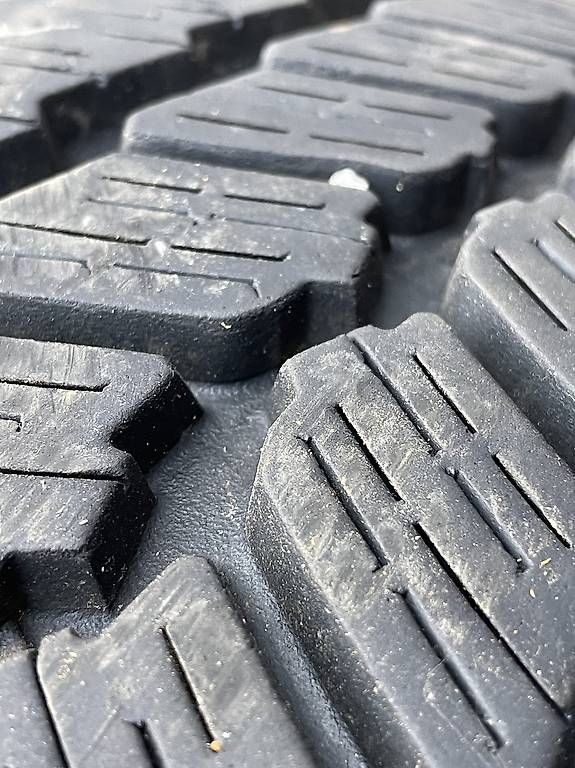 Altro in Scrittura & Disegno: Gomme invernali furgone – Usato da Biasca venduto da dam_v27g 1