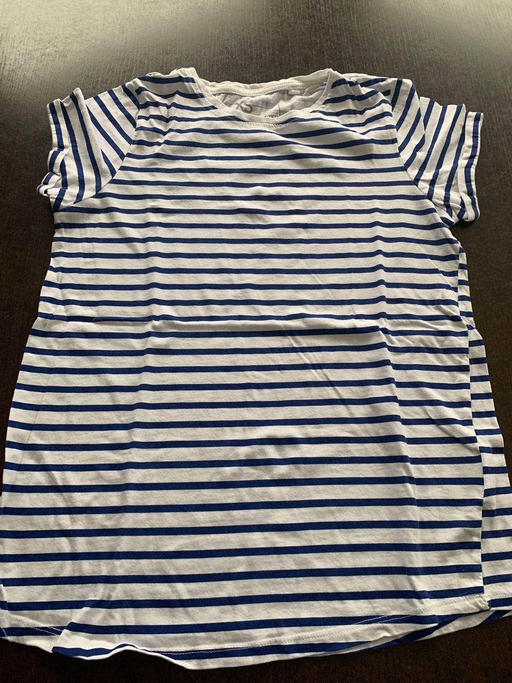 Blusen, T-Shirts & Tops: T-shirt taille XS – Gebraucht aus Domdidier von qatar1973