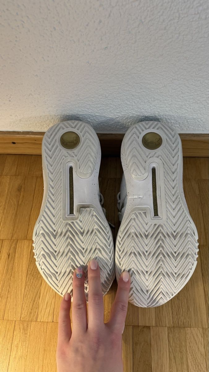 Under Armour Herrenschuhe: Under Armour Hallenschuhe – Gebraucht aus Kloten von S_m00 3