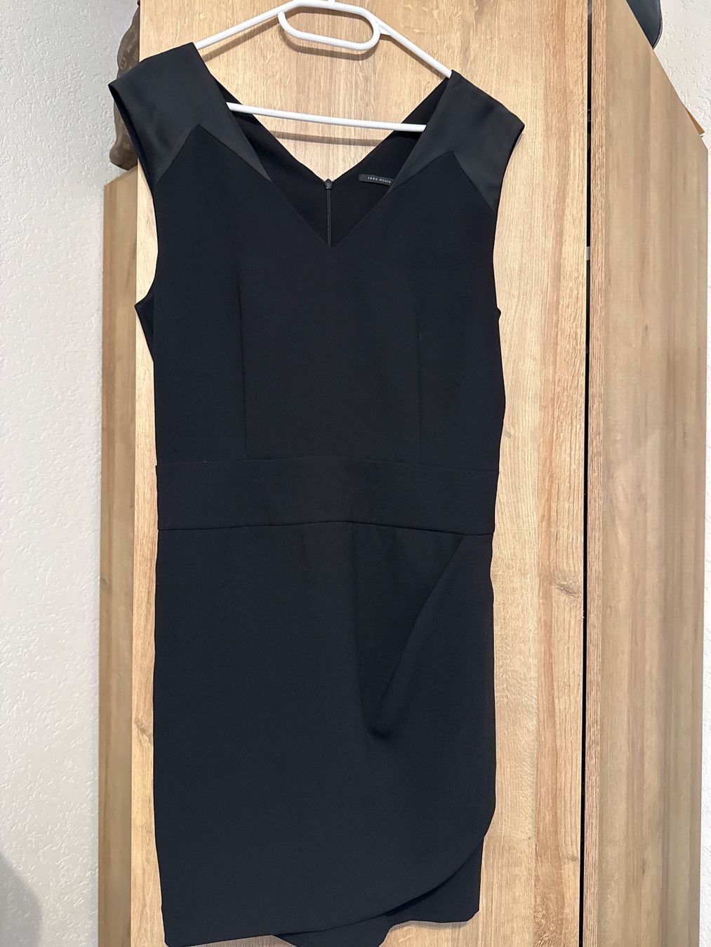 IKKS Robes: Robe noire IKKS Women – Taille 40 (M) – D'occasion à Grône par ukr_2qbg