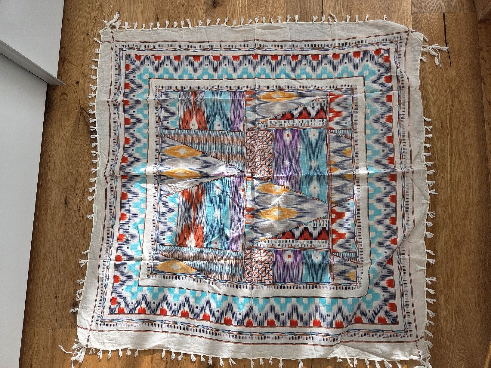 Foulard & Sciarpe: Schal mit Muster, quadratisch, Tuch – Usato da Ottikon venduto da swiftchocolate