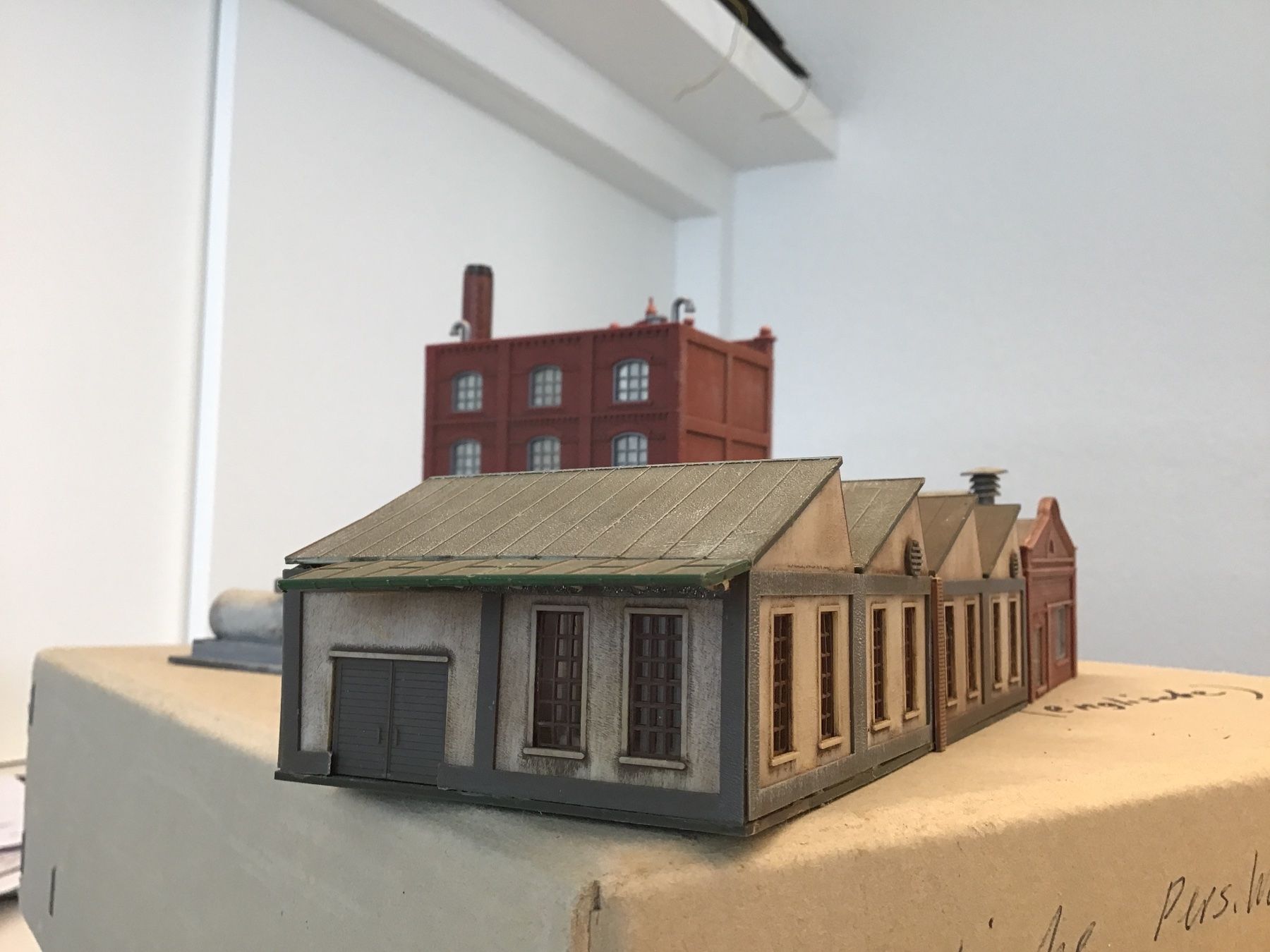 Modellini di ferrovie: SPUR N Fabrik mit Schornstein, GESUPERT – Usato da Männedorf venduto da Spezial-Modelle 3