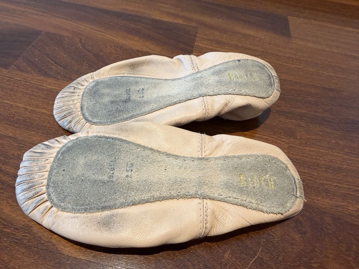 Bloch Schuhe für Mädchen: Bloch Lederballettschuhe Gr. 2.5 – Gebraucht aus Glattpark(Opfikon) von Glatt19 1