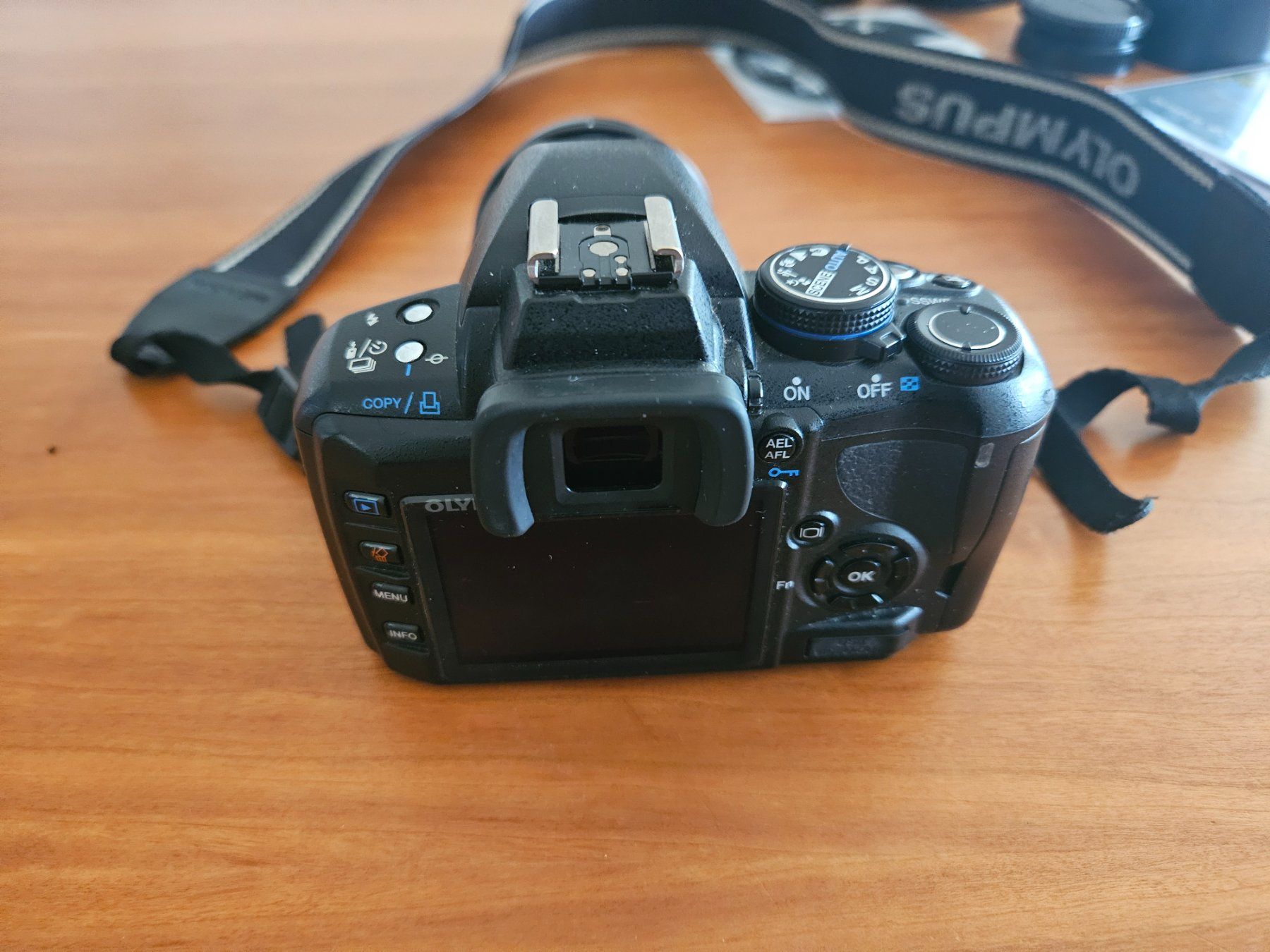 Olympus Fotocamera: Olympus E-420 Spiegelreflexkamera mit Objektiv-Set – Usato da Ittigen venduto da Myriamstr 2