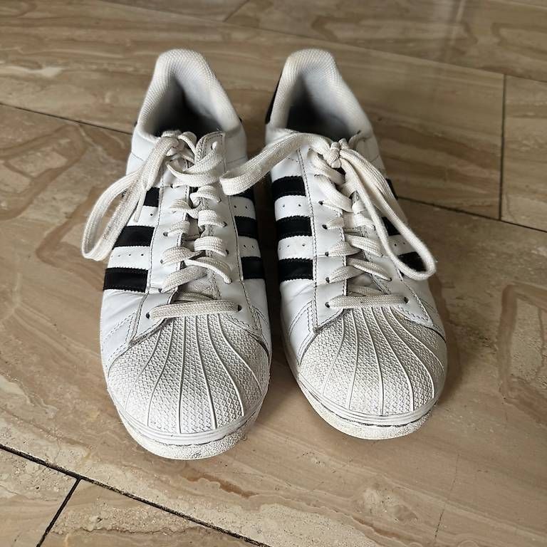Scarpe da uomo: Adidas Superstar 42 – Usato da Allschwil venduto da puc_x5z7 1