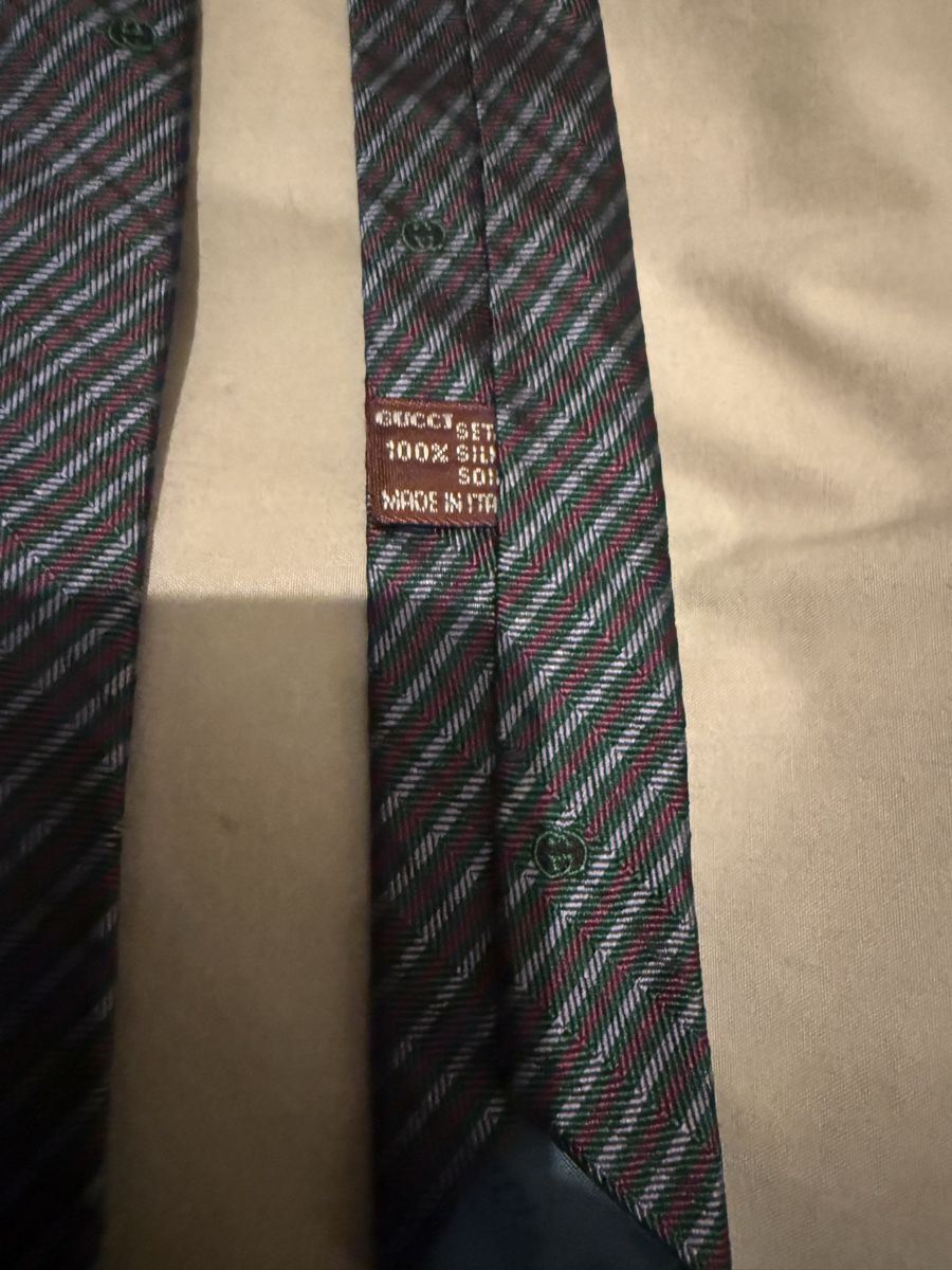 Gucci Cravatte: CRAVATE GUCCI - SILK - 70cm – Usato da Genève venduto da Emorejac 2