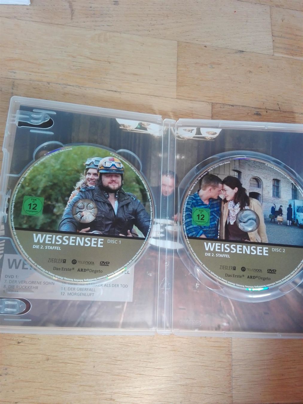 Tutti i DVDs: Weissensee  (Staffel 1 + 2) – Usato da St. Gallen venduto da elkapone 5