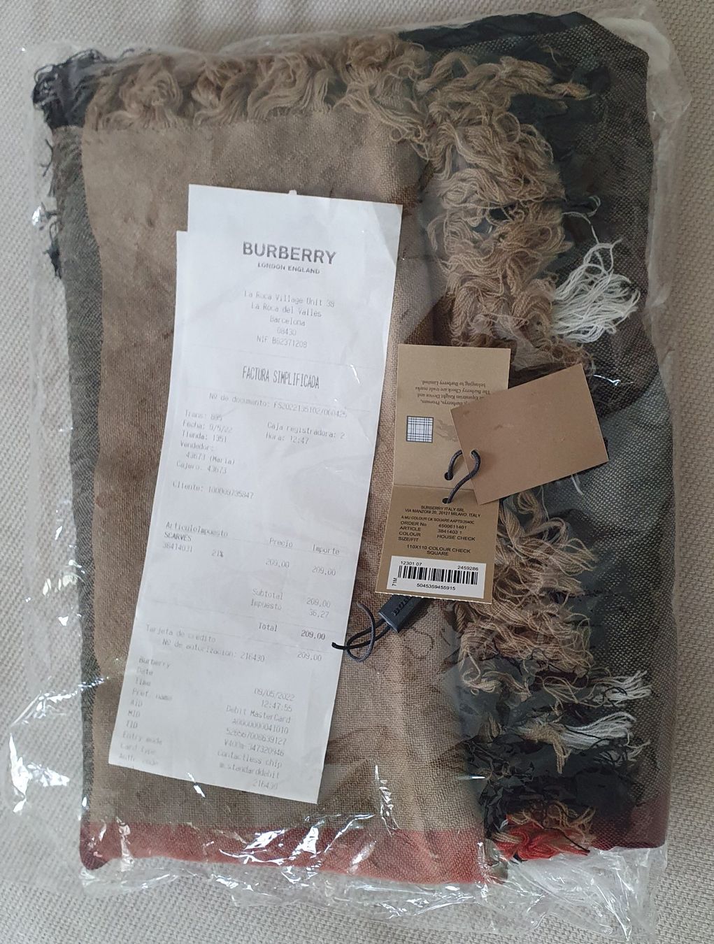 Burberry Foulard & Sciarpe: Burberry Schal square Merinowolle – Usato da effretikon venduto da shoegirl