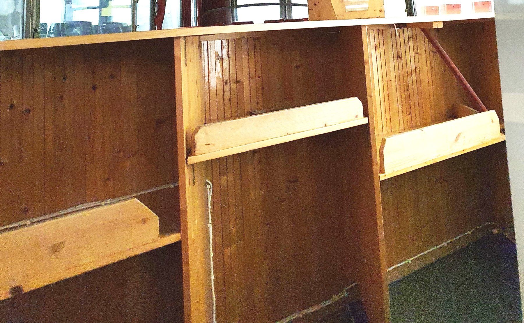 Allestimento di negozi e stand fieristici: Bar aus Holz – Usato da Roggwil TG venduto da RustonBucyrus22 1