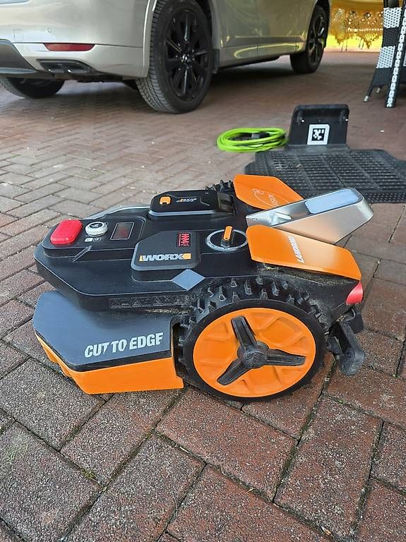 Worx Tagliaerba: Worx Landroid Vision WR206E Mähroboter – Usato da Gretzenbach venduto da Holzbalkenbett 3