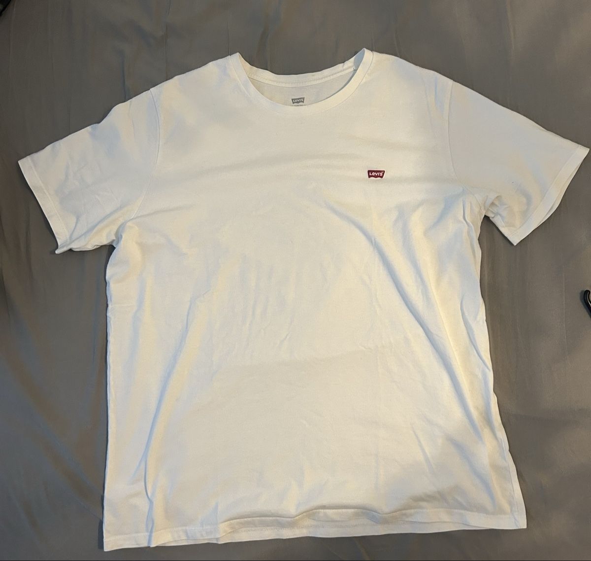 T-Shirts: LEVIS Tshirt Grösse XL – Gebraucht aus Altdorf UR von Extremi
