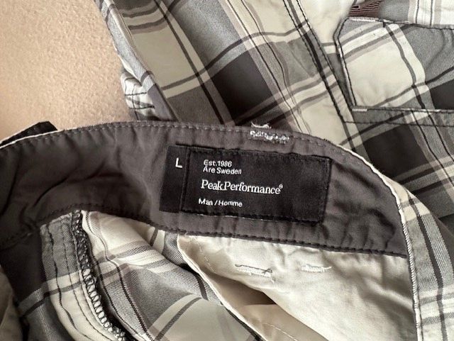 Peak Performance Pantaloni: Peak Performance shorts – Usato da Dallenwil venduto da ZD2019 1