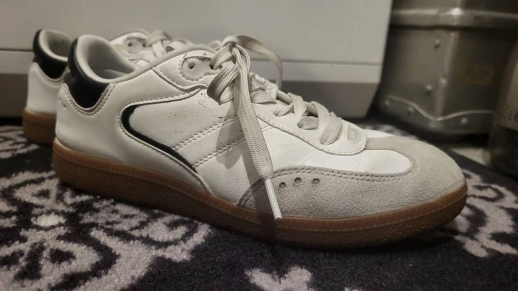 Herrenschuhe: Sneaker About You – Gebraucht aus Stallikon von tri_vb8g