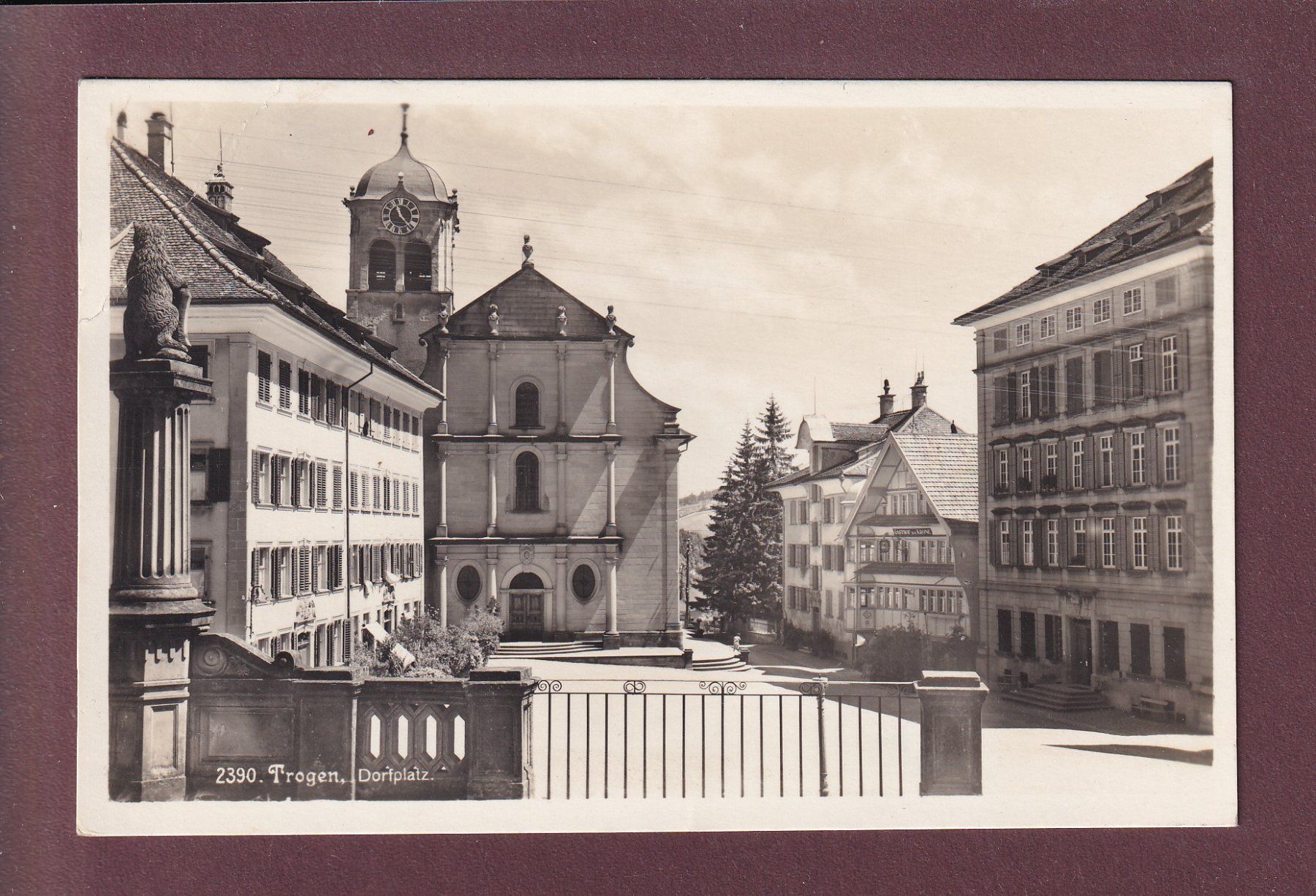 Cartoline postali: TROGEN - Dorfplatz - Feldpost // Falte // – Usato da Pully venduto da nicecards