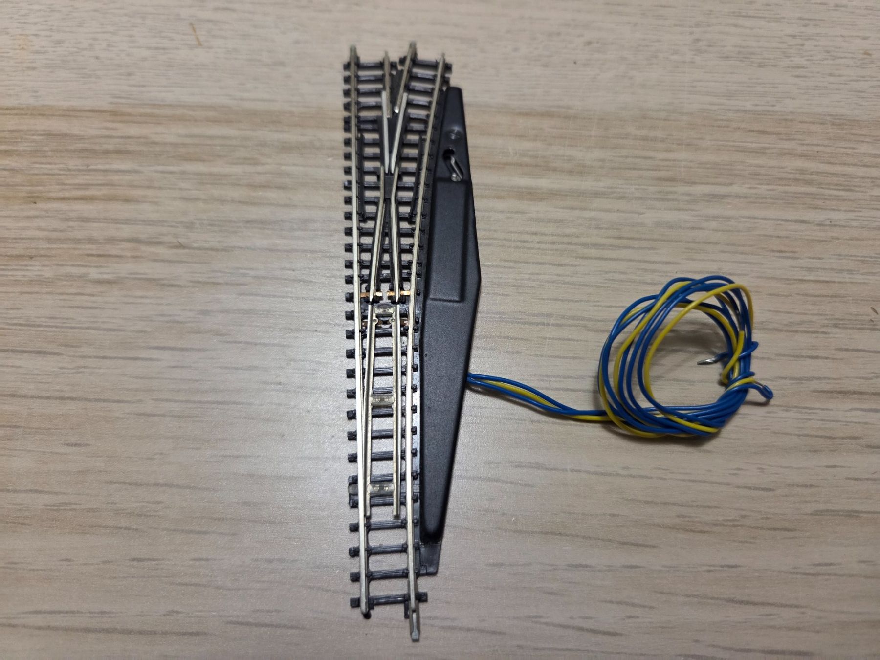 Märklin Modellini di ferrovie: Märklin 8563 Weiche Z – Usato da St-Aubin-Sauges venduto da Lo_Go 1