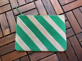 Clutch in Leder (grün, beige, silber) von Petite Mendigote