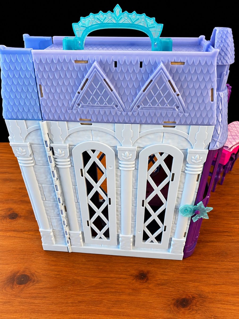 Case e mobili per bambole: Disney Frozen Schloss – Usato da Ostermundigen venduto da Tlue22 1
