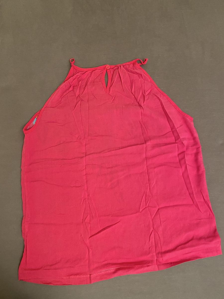 Benetton T-shirt: SHIRT BENETTON – Usato da Eglisau venduto da Lara0 2