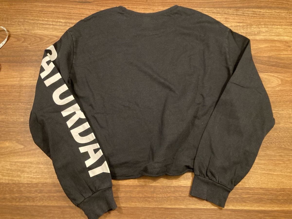 Pullover & Sweatshirts: Schwarzer Pulli Gr M – Gebraucht aus Kesswil von Branca-01 1
