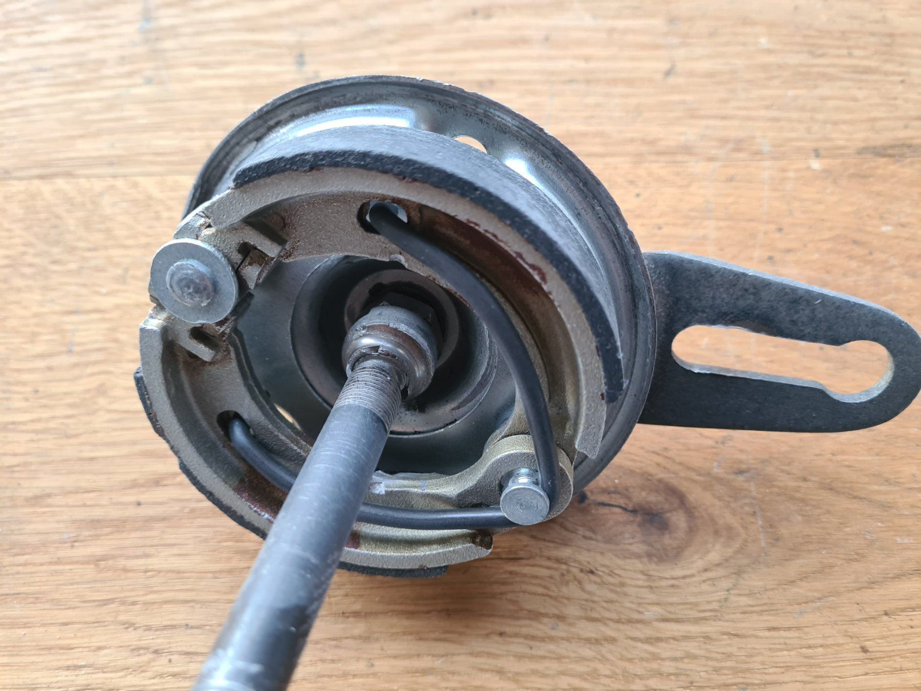 Sachs Ciclomotori: Bremsanker komplett 90 mm mit Achse – Usato da frümsen venduto da Sailem 1