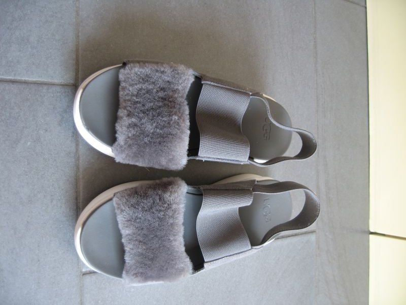 Ugg Scarpe da donna: Ugg chouettes sandales en taille 37.5! – Usato da Champlan venduto da baghera12 1