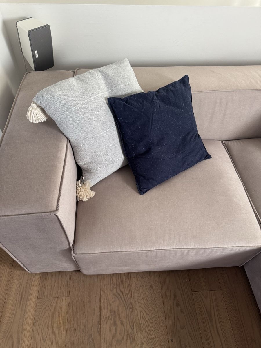 Divani: 2 Sitzer Ecksofa, beige, so gut wie neu – Nuovo (secondo la descrizione) da Zürich venduto da gio_6qm5 2