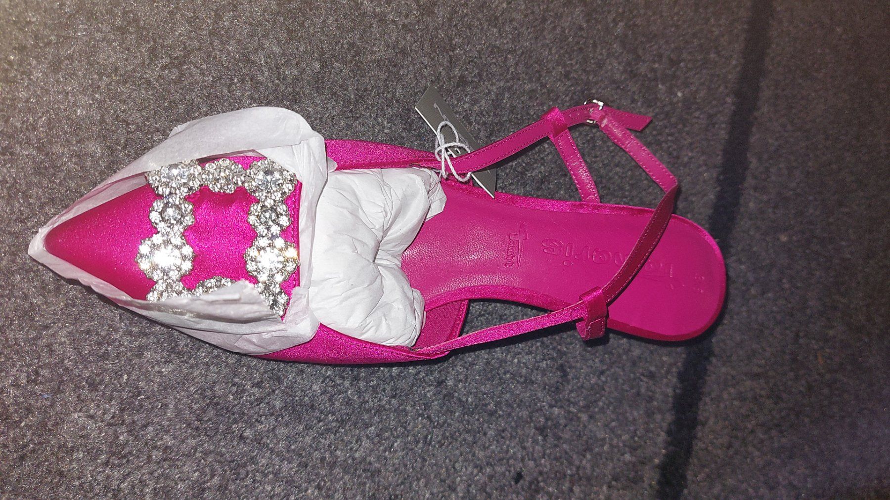 Tamaris Damenschuhe: Fuchsia Pumps Gr 36 Unbenutzt – Neu und originalverpackt aus Kloten von Nyrediel