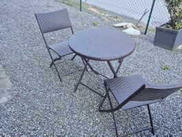 2 chaises 1 table de jardin