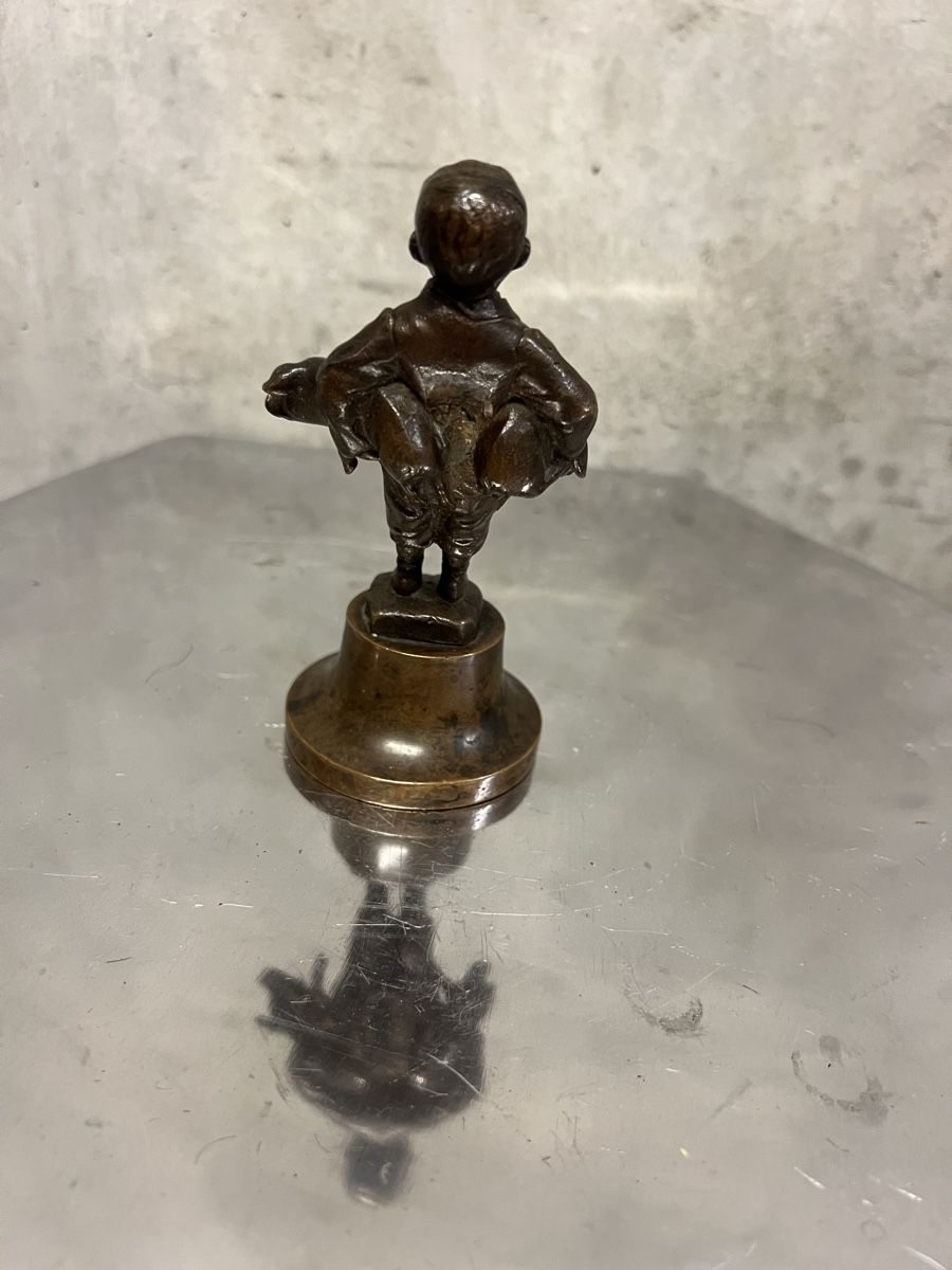 Figuren: Bronze Figur Junge mit Schweinen gute Erhaltung 10cm – Gebraucht aus Zürich von Privat_13 1